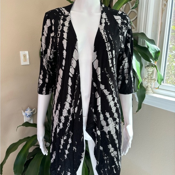 only nine Jackets & Blazers - Black & White Open-Front Women’s Duster Jacket